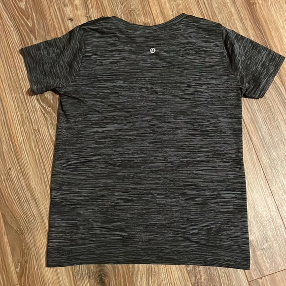 Lululemon Swiftly Relaxed Short Sleeve T-Shirt - Picture 2 of 4